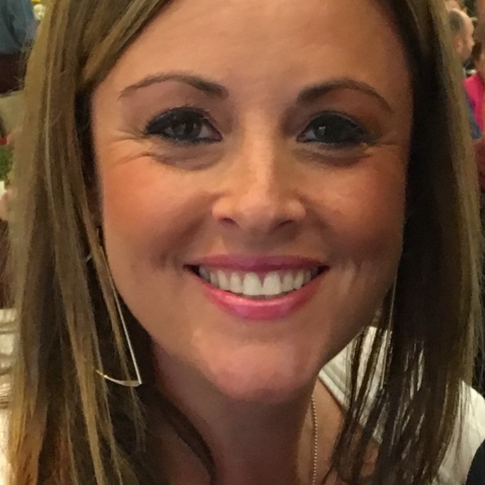 Meet your Posher, Maura